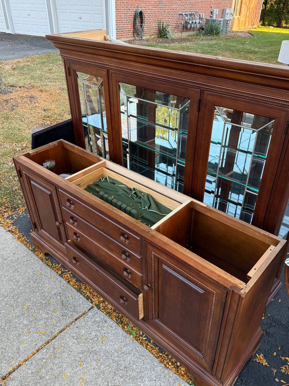 Arzon narxlarda tutilgan buyumlar