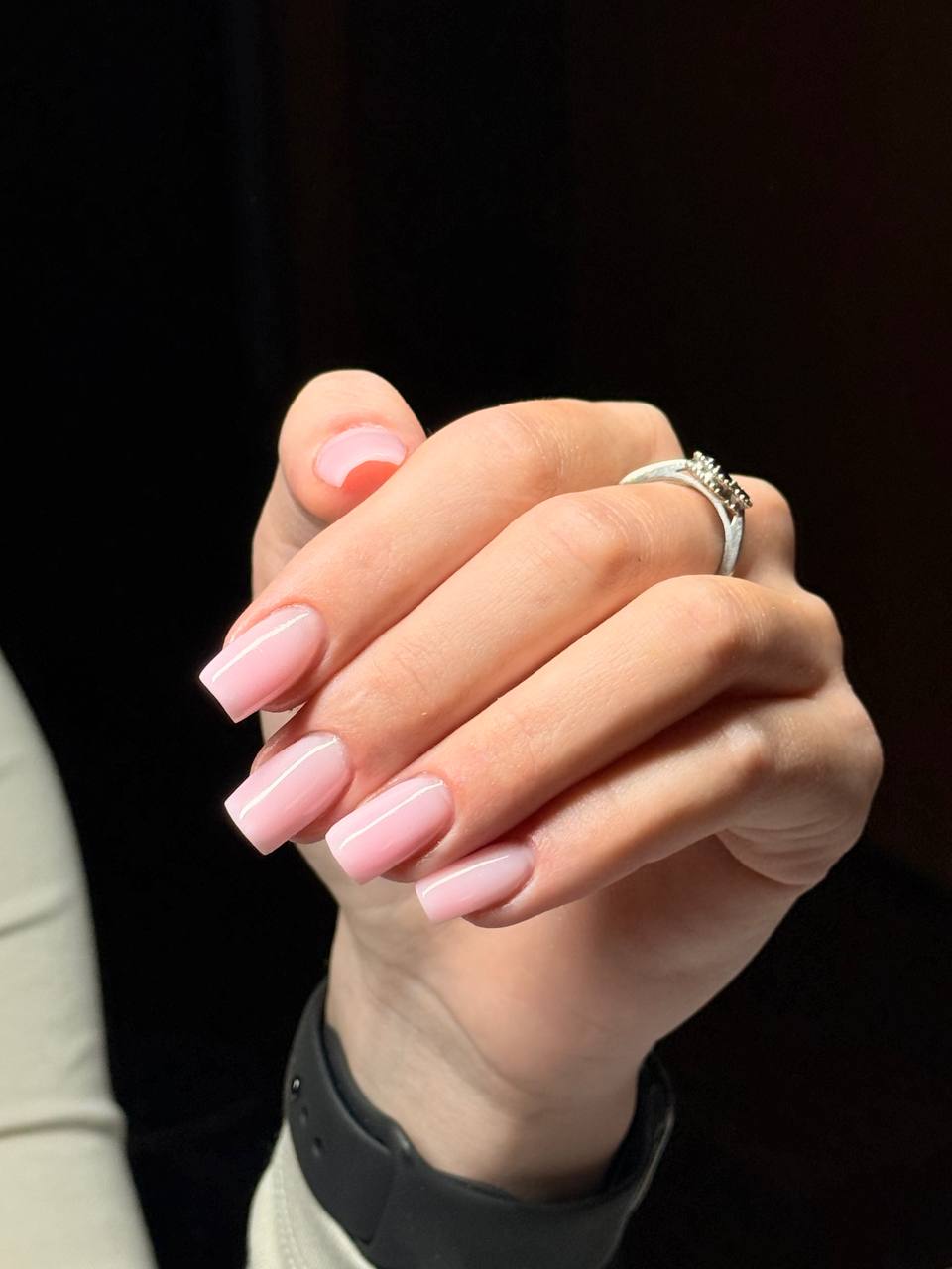 Chiroyli va zamonaviy manikyur