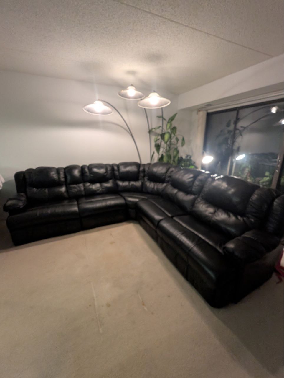 Divan tekinga beriladi