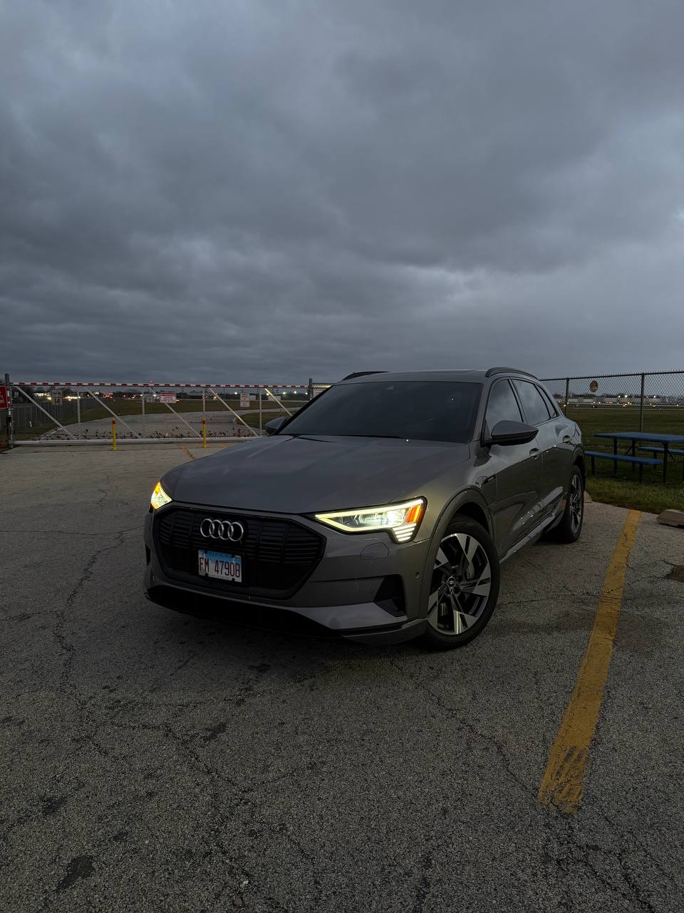 2021 Audi e-tron Premium - elektr krossover sotiladi